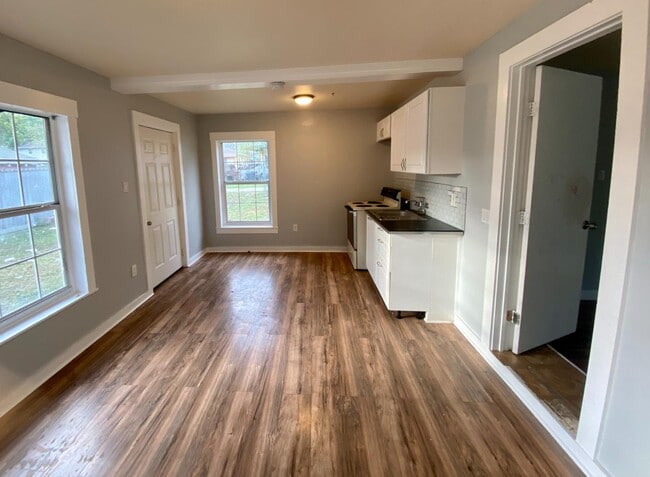 Building Photo - 433 Kayton Ave