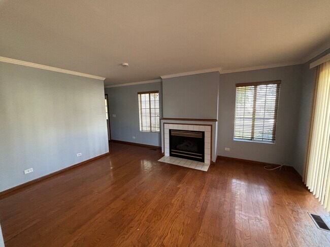 Building Photo - 162 Village Creek Dr
