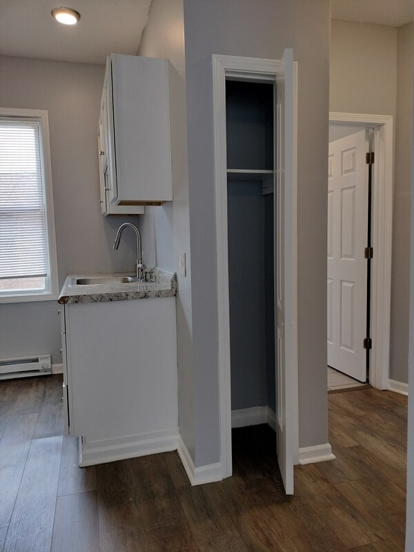 Building Photo - 6601 S Green St