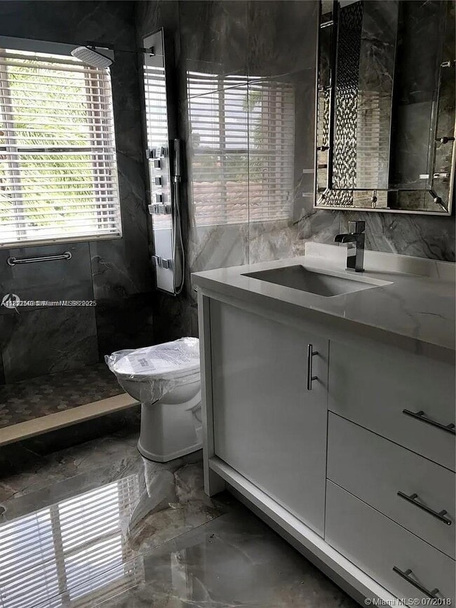 Building Photo - 1538 Tamarind Ct