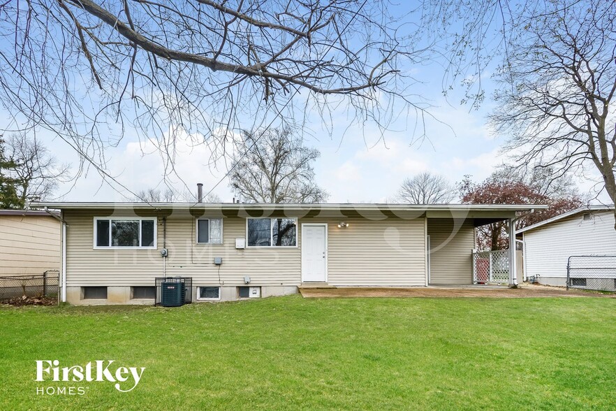 Building Photo - 825 Manresa Ln