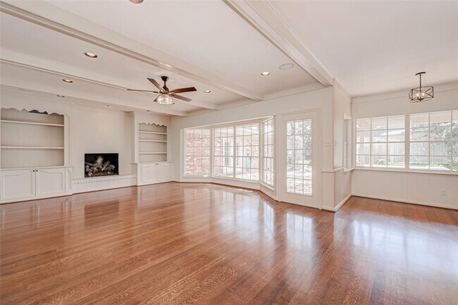 Building Photo - 12419 Huntingwick Dr