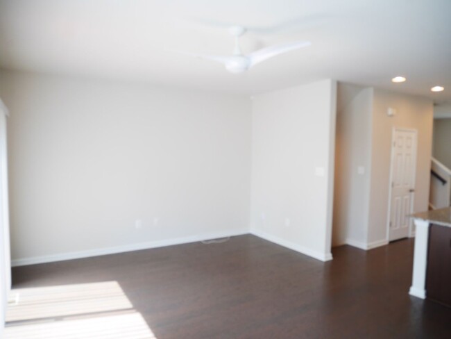 Building Photo - Stunning 3 Bedroom End Unit Townhome
