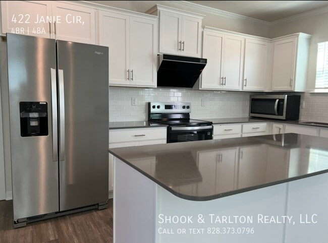 Building Photo - 422 Janie Lp