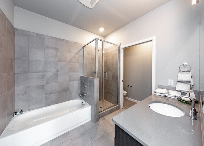Building Photo - Luxury Executive Westside Townhouse with E...