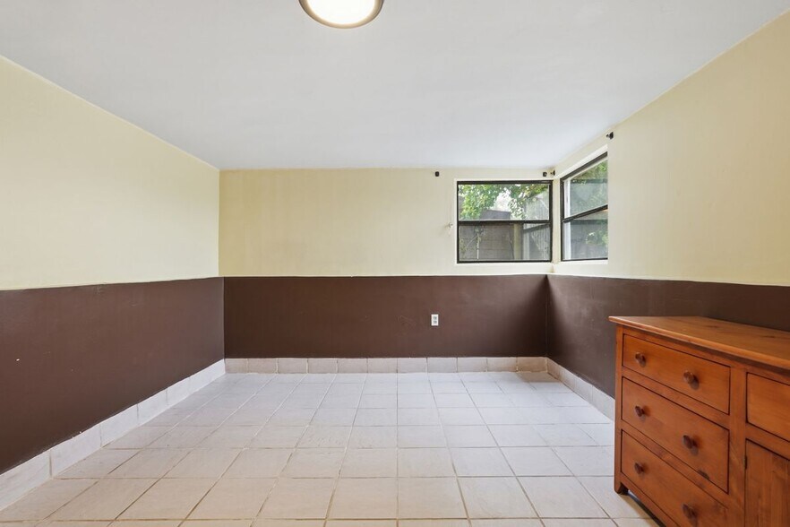 Building Photo - 1745 College View Pl