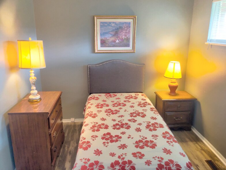 Building Photo - 5914 Harshmanville Rd