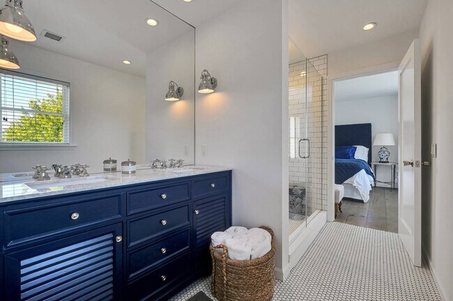 Building Photo - 25 Meadowgrass Ln