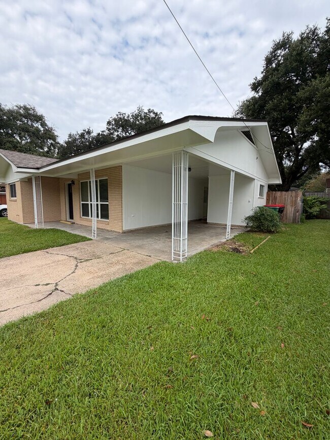 Building Photo - 115 Choctaw Rd