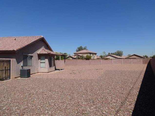 Building Photo - 2057 S 155th Dr