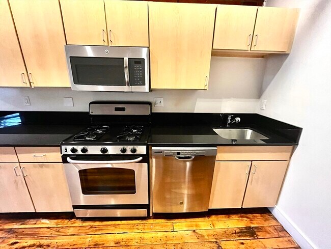 Primary Photo - 790 Tremont St