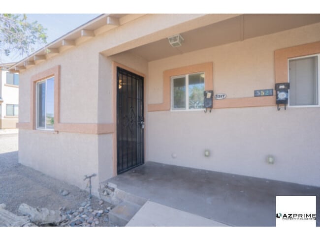 Building Photo - $500 OFF FIRST MONTH'S RENT MOVE IN SPECIA...