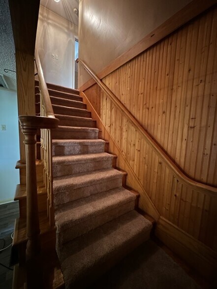 Building Photo - 1704 Pichard St