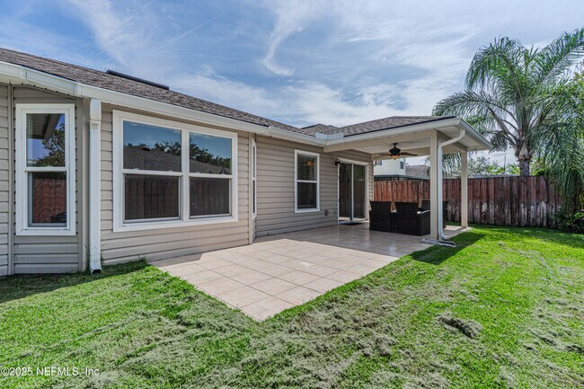 Building Photo - 1413 Heather Ct
