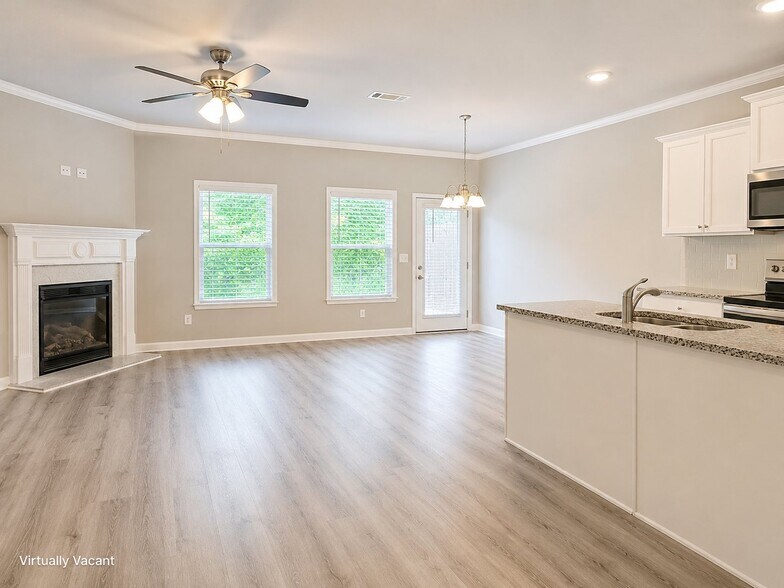 Building Photo - 3693 Acorn Dr