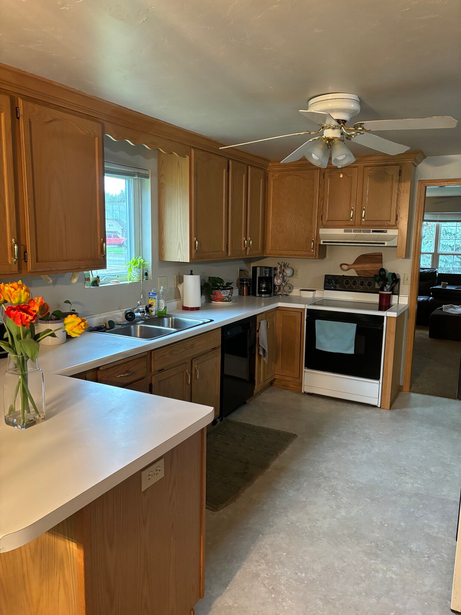 Building Photo - 2059 Schanock Dr