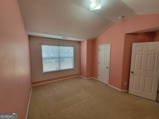 Building Photo - 175 Stillwood Dr