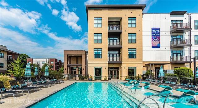 Building Photo - 1310 Iris Dr