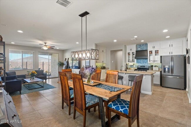 Building Photo - 2674 E Cherry Hill Dr