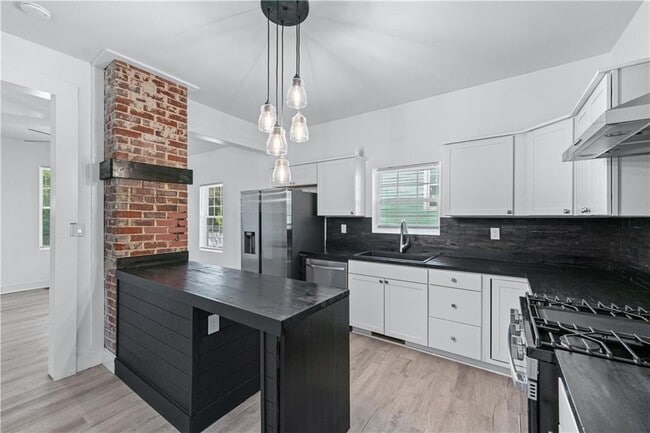 Building Photo - 1035 Astor Ave SW