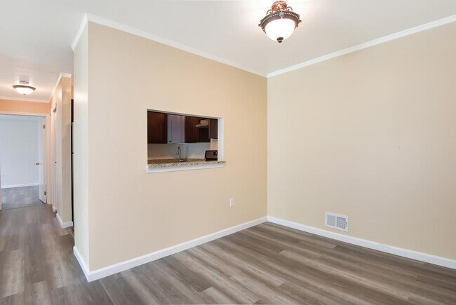 Building Photo - 11 Coral Tree Ct