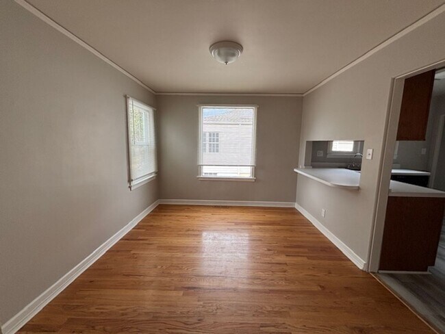 Building Photo - 4 Bedroom 2 Bath House by Frontier Park