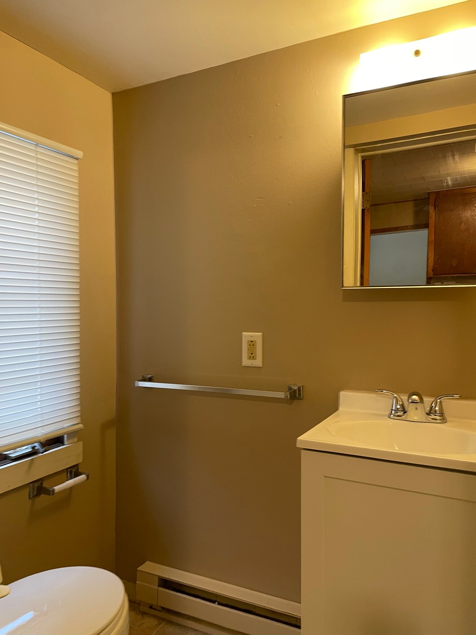 Building Photo - 622 Union St