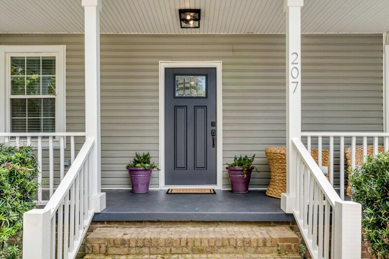 Building Photo - 207 W Poplar St