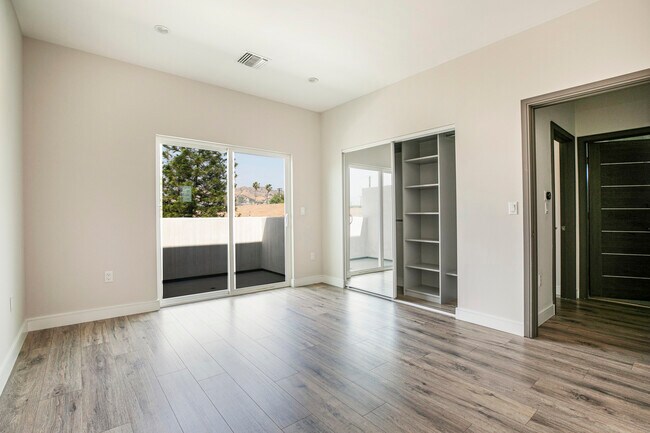 Building Photo - 10938 Nettleton St
