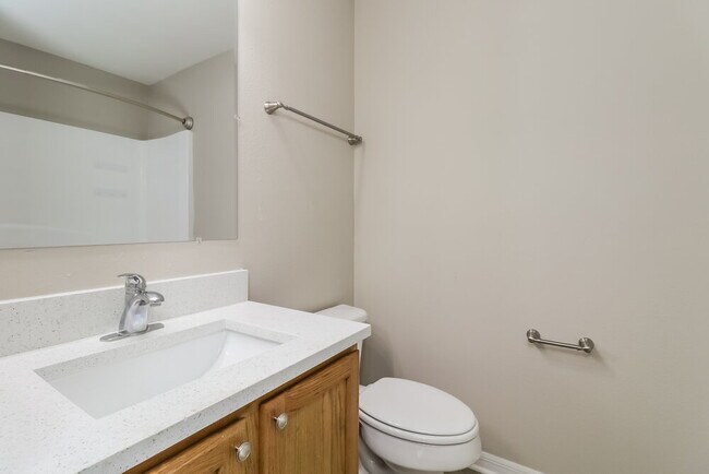 Building Photo - 17047 Ongar Ct