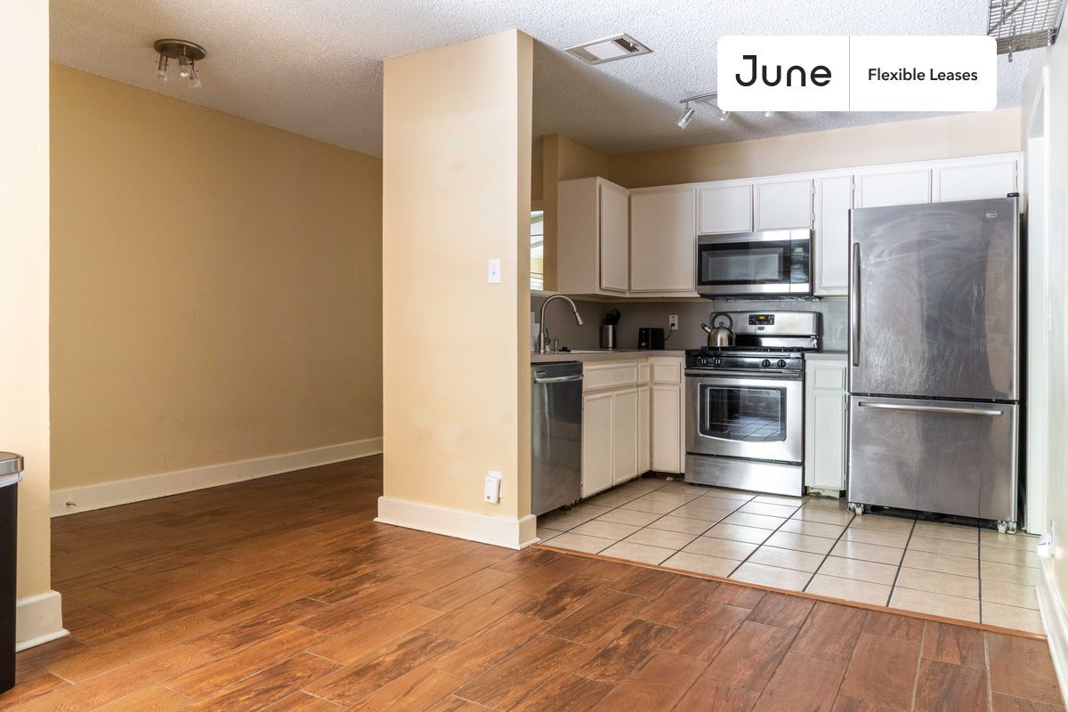 Building Photo - 9104 Quail Creek Dr