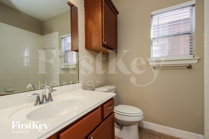 Building Photo - 21630 Hansom Dr