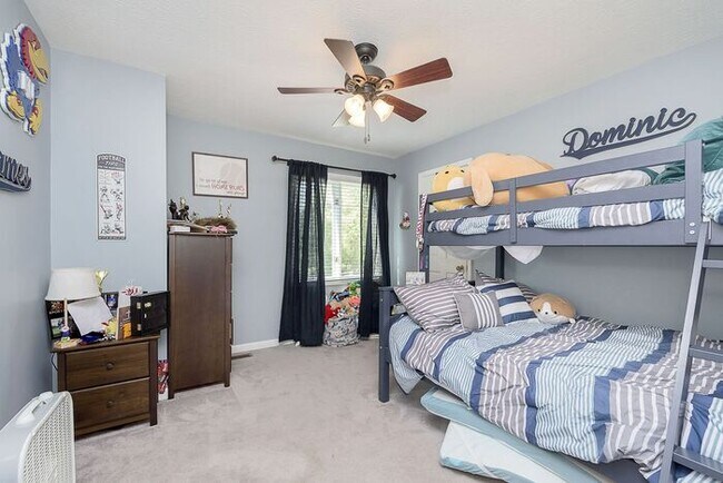 Building Photo - Lovely 4 Bedroom 2 Bath Home in Carmel!