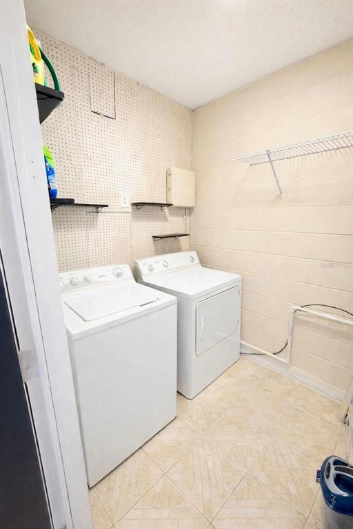 Building Photo - 10053 Lake Oak Cir