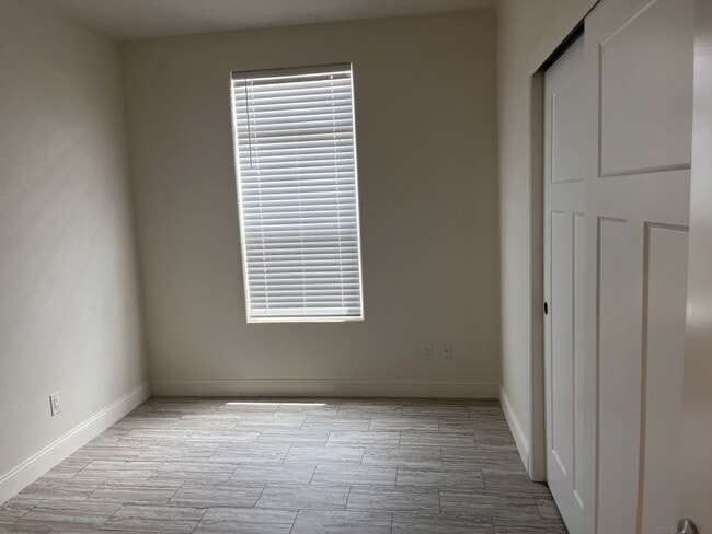 Building Photo - 2501 W Wickenburg Way