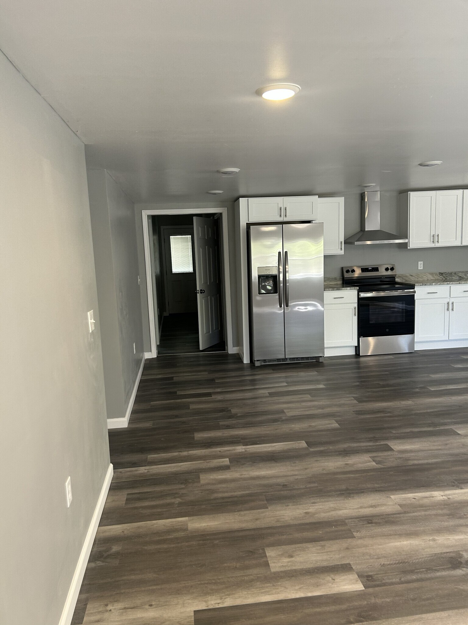 Building Photo - 113 Larry St