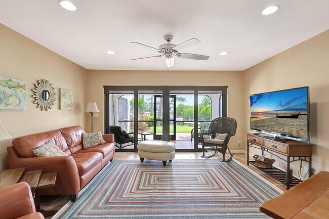 Building Photo - 2299 Treasure Isle Dr