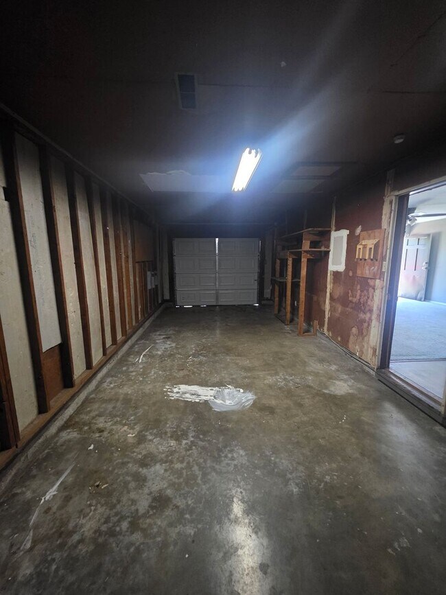 Building Photo - 733 St Norbert Dr