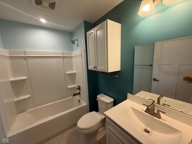 Building Photo - 2640 Stonebridge Dr