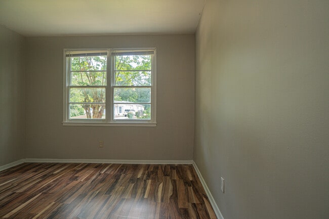 Building Photo - 3709 Dundale Rd