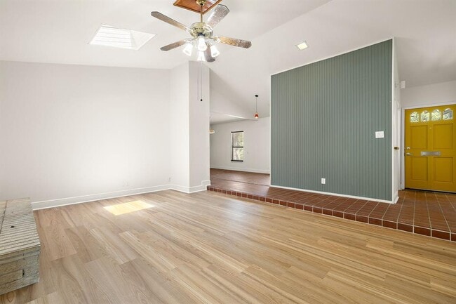 Building Photo - 403 Flournoy Dr