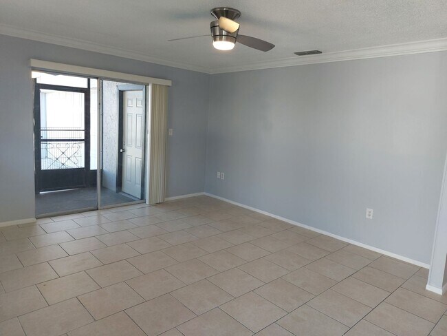 Building Photo - Adorable and Comfortable Sarasota Duplex! **Housing Choice Vouchers accepted**