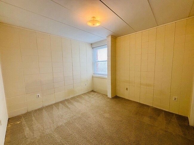 Building Photo - 904 Brightwood Manor Dr