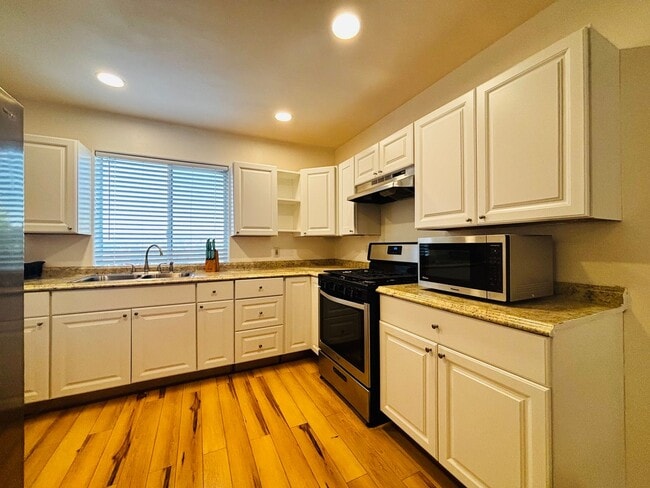Building Photo - 16875 Orangecrest Ct