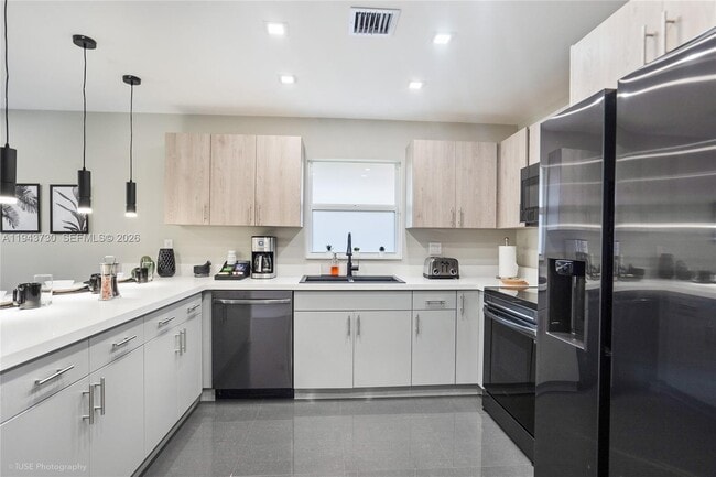 Building Photo - 1035 NW 48th St