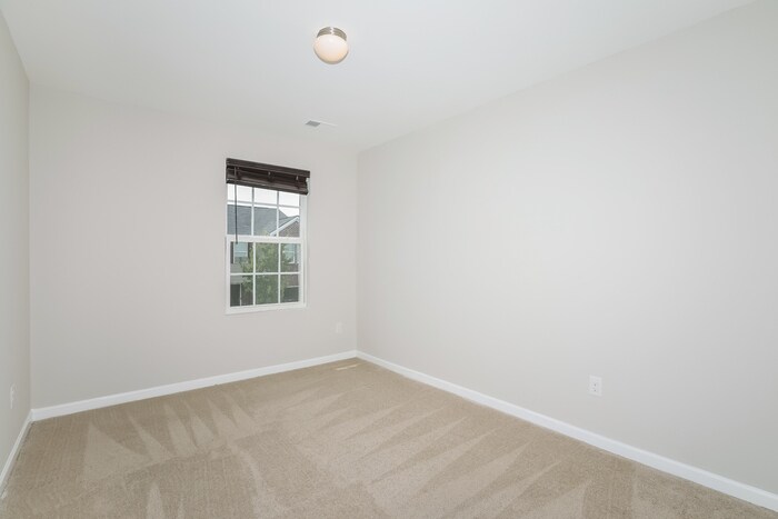 Building Photo - 2108 Belmont Cir NE