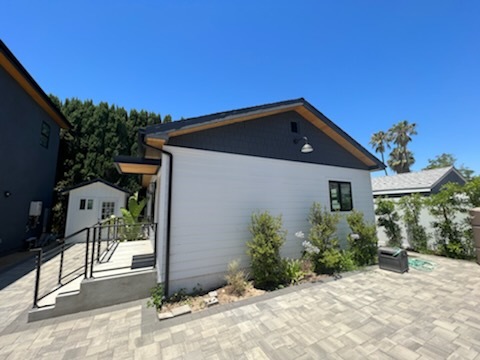 Building Photo - 7507 Hesperia Ave