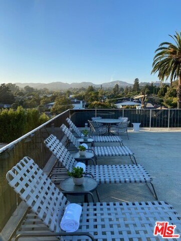 Rooftop Sundeck - 12115 San Vicente Blvd