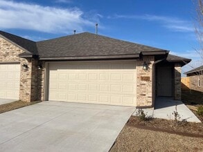 Building Photo - 627 Marlin Ct