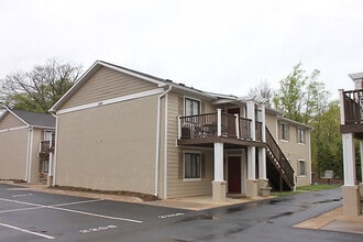 Building Photo - Village District 2-Bedroom Condo - Walkable to Shopping + Dining!